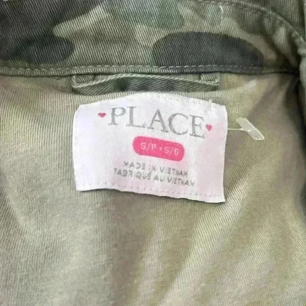 Children’s Place Rainbow and Camouflage little girl jacket size 5/6